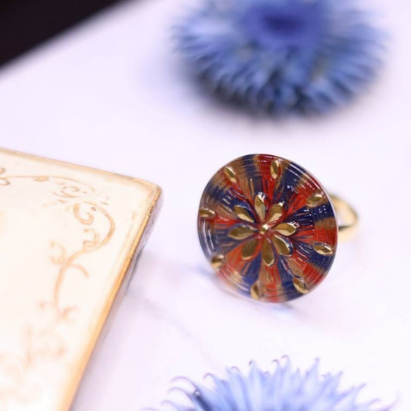 チェコガラスボタンのアンティーク風リング⭐ Radial flower(16kgpリング) 7枚目の画像