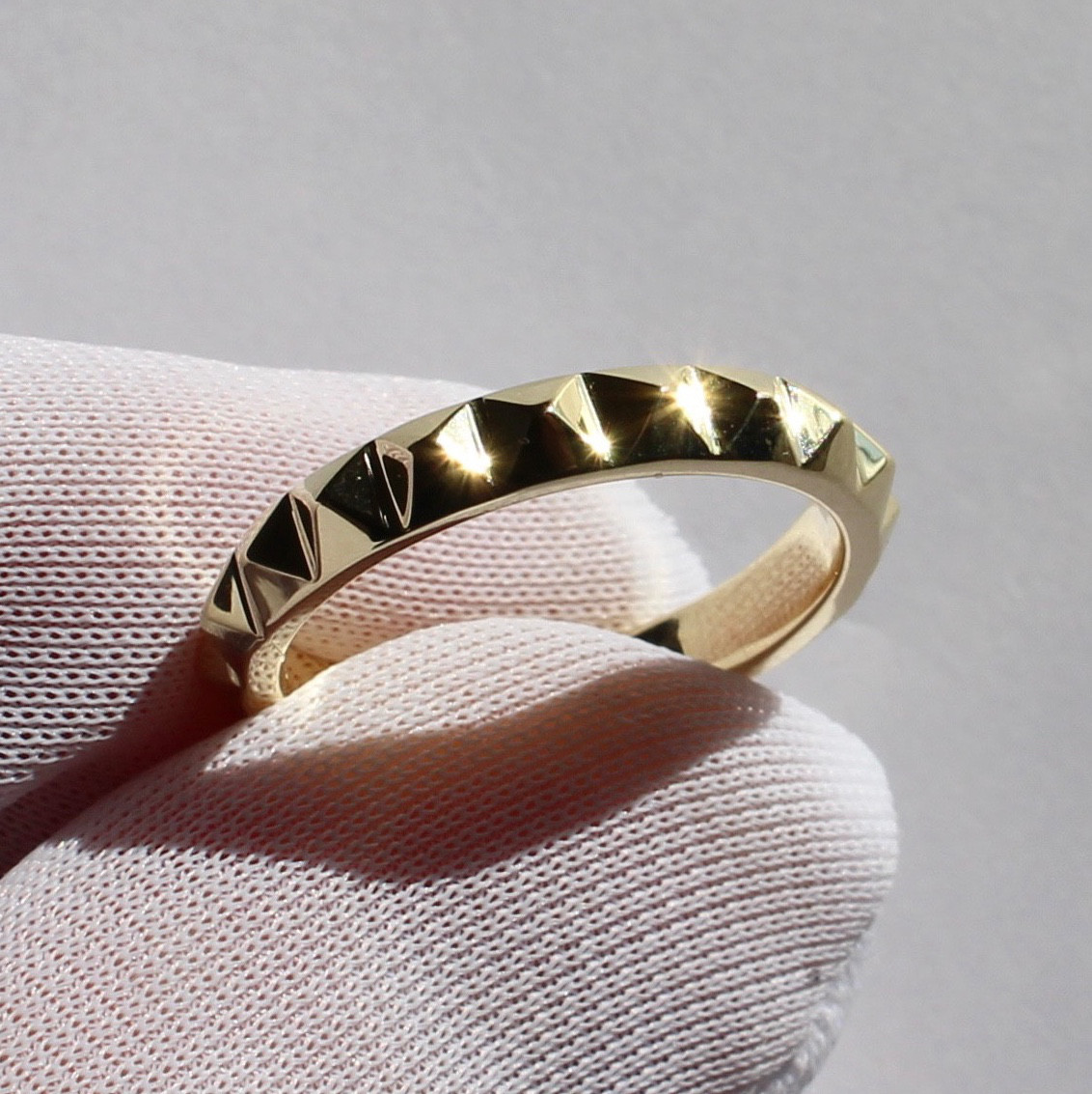 Pyramid Stud Ring (Width 3mm) / K10, K18, PT900