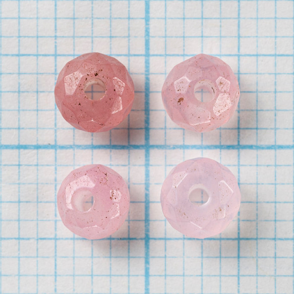 20粒売り　ピンクカラージェード　ボタンカット4×4×3mm 4枚目の画像