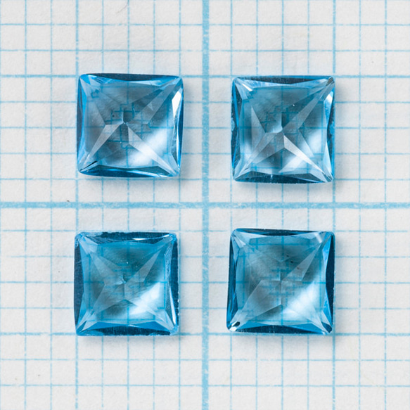 1粒売り　宝石質スイスブルートパーズAAA　ルース　プリンセスカット4×4×2.5mm 3枚目の画像