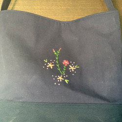 ネイビータイプの花刺繍ワンショルダーバッグ 7枚目の画像