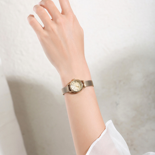 人気・高級感・クリスマス】◎白蝶貝の上品な腕時計 カジュアルにも