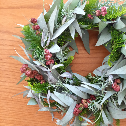 早割クリスマス2022]ユーカリとシンフォリカルポスのクリスマスリース