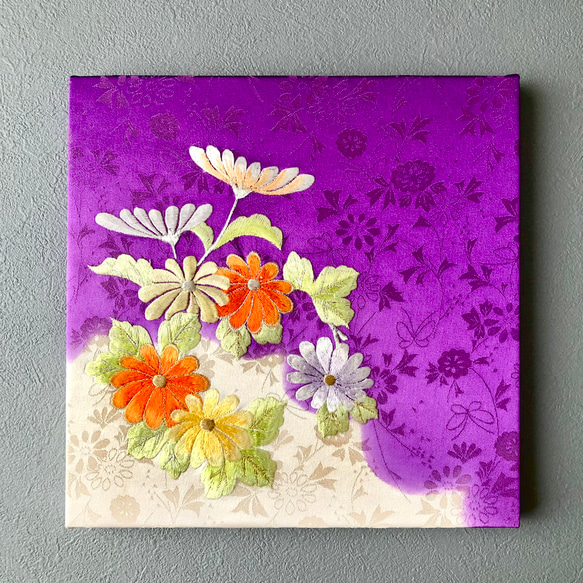 着物のファブリックパネル　鮮やかな紫に菊花と紅葉（2枚セット）　サスティナブル　着物リメイク　インテリア　正月飾り 4枚目の画像