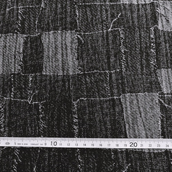 パッチワーク柄生地　起毛　皺加工　厚地コットン　ブラック系　生地　巾約110x50ｃ 1枚目の画像