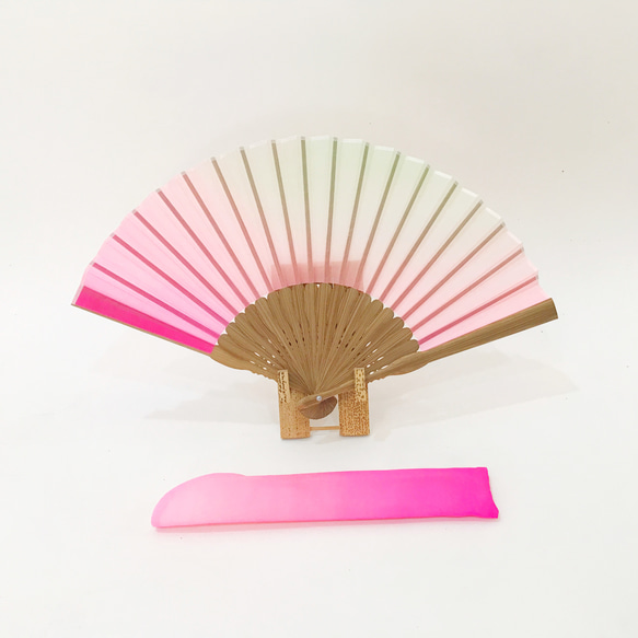 絵絹扇子　日本の京都の職人が手仕事で制作　透け感を楽しめる涼やかな仕上がり　プレゼントに最適 #03 1枚目の画像