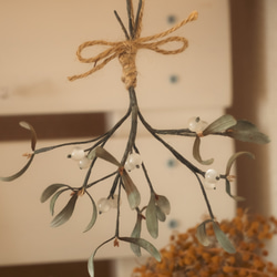 飾れる クリスマス の 布花 ヤドリギ (半透明の実） 6枚目の画像