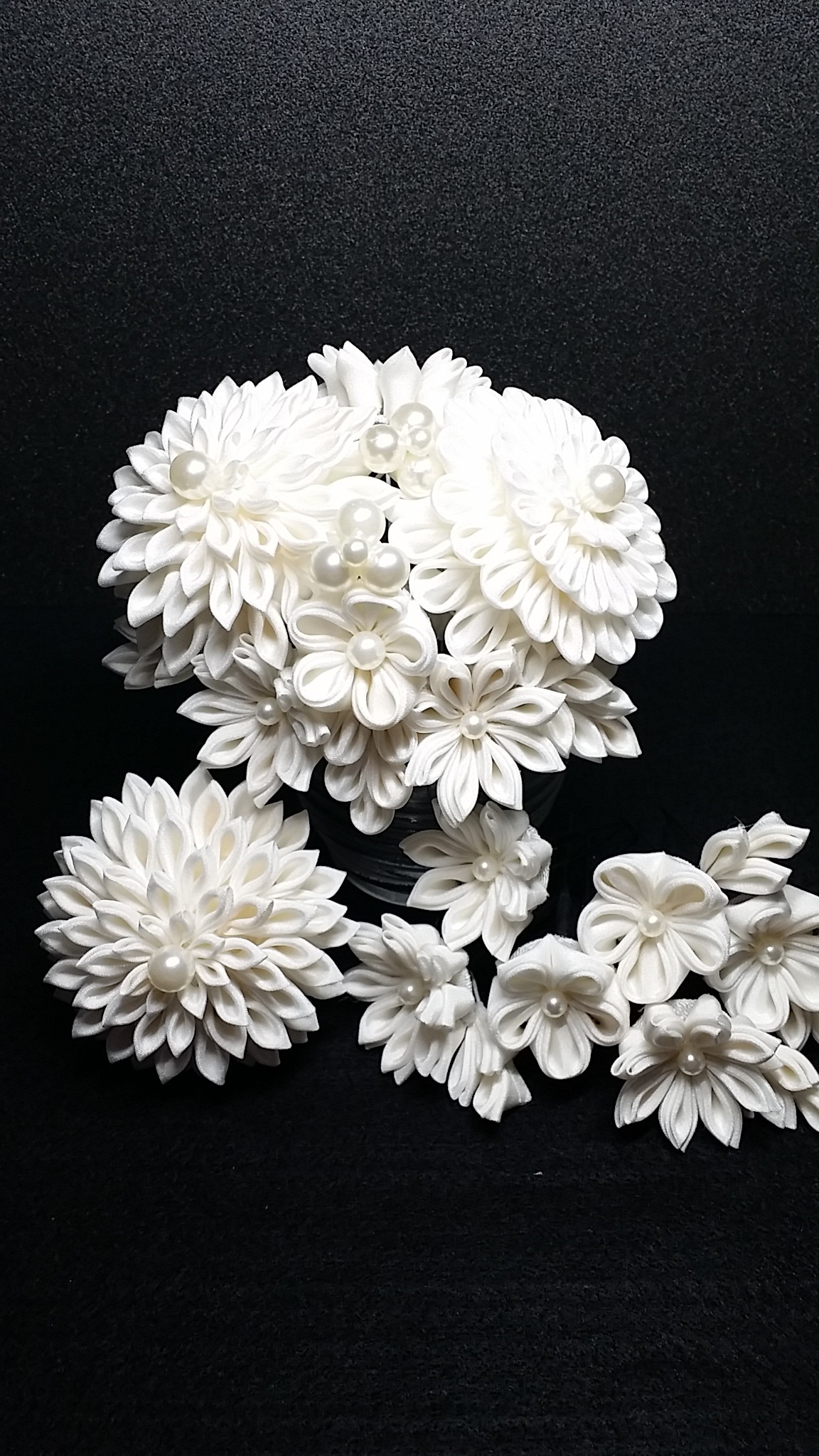 つまみ細工  成人式、卒業式、婚礼髪飾り｢正絹｣純白