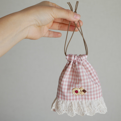 手刺繍のクッキーと紅茶染めレースの乙女なミニ巾着ポーチ 巾着袋 