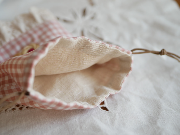 手刺繍のクッキーと紅茶染めレース✻お茶会風ミニ巾着ポーチ 10枚目の画像