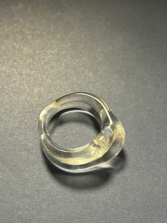 シンプル ガラスの指輪 2枚目の画像