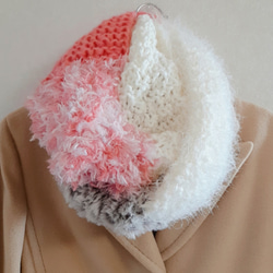 《ふわもこ可愛い手編みスヌード》　肌に優しい　ウール　 日常使いに最適　あたたかみのあるピンク　冬支度2022 2枚目の画像
