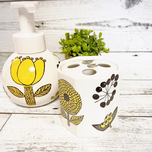 イエロー✨北欧柄✨歯ブラシスタンド(4本立て) その他素材