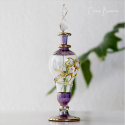 紫と金のガラス製香水瓶 アプリケーター付きの紫と金のガラス香水型ガラスボトル