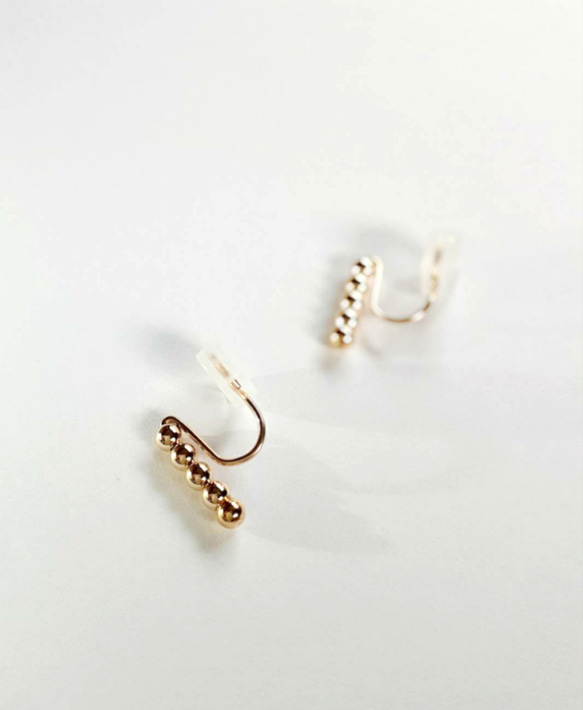 14kgf / line earrings  ～gold beads～ 5枚目の画像