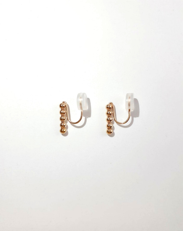 14kgf / line earrings  ～gold beads～ 3枚目の画像