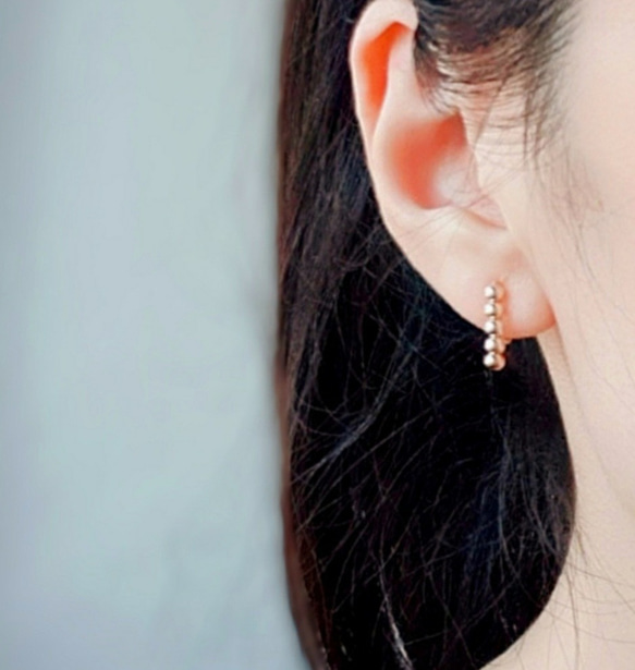 14kgf / line earrings  ～gold beads～ 1枚目の画像