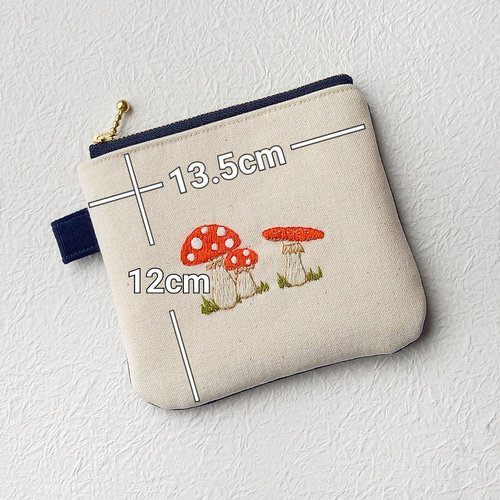 アリス 手刺繍のポーチ アリス 手刺繍のポーチ