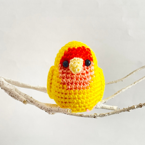 コザクラインコ（ゴールデンチェリー）あみぐるみ：かわいい小鳥