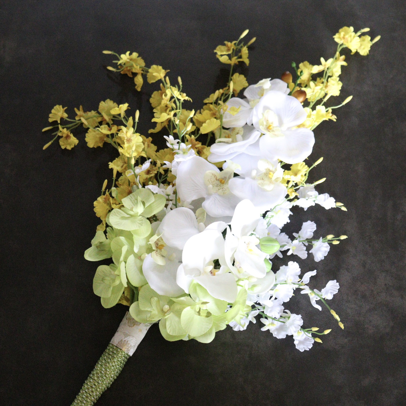 【レンタル用】和婚 和装前撮り プレ花嫁 胡蝶蘭とオンシジュームの和風クラッチブーケ