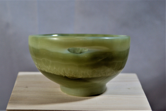 石の器　抹茶茶碗　『仲秋』天然石オニックス　彫刻家による手彫りの作品　花器 3枚目の画像