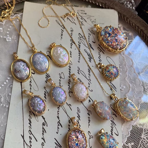 カメオ 3色 カラフル マザーオブパールの光沢 虹色 レインボー