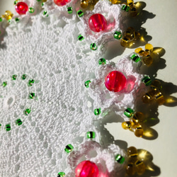 【再販】NOKOのカラフルレース編み 立体小花のモチーフドイリーC（16） 2枚目の画像