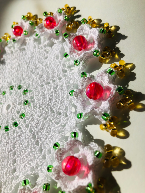 【再販】NOKOのカラフルレース編み 立体小花のモチーフドイリーC（16） 2枚目の画像