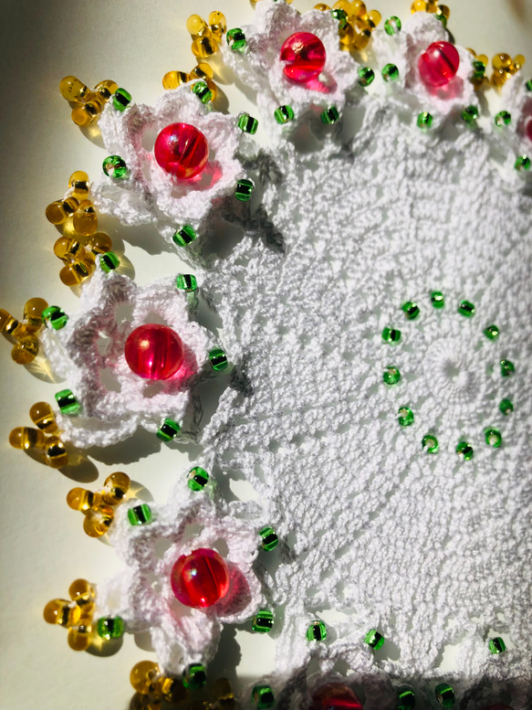 【再販】NOKOのカラフルレース編み 立体小花のモチーフドイリーC（16） 3枚目の画像