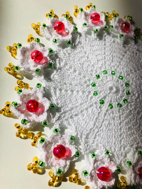 【再販】NOKOのカラフルレース編み 立体小花のモチーフドイリーC（16） 7枚目の画像