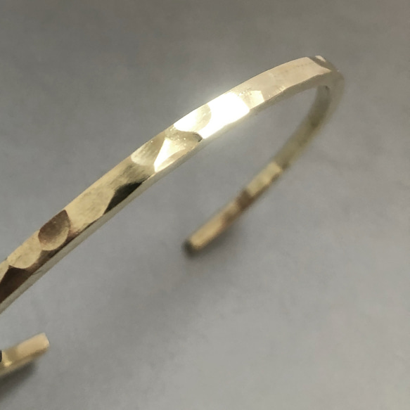 brass bangle 2.5mm /真鍮/バングル/ブレスレット/槌目/ハンドメイド/シンプル 2枚目の画像