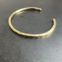 brass bangle 2.5mm /真鍮/バングル/ブレスレット/槌目/ハンドメイド/シンプル 4枚目の画像