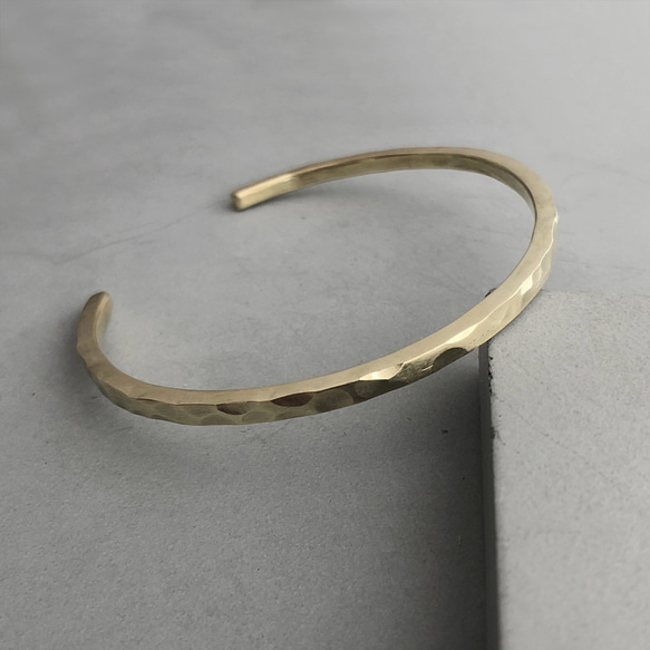 brass bangle 2.5mm /真鍮/バングル/ブレスレット/槌目/ハンドメイド/シンプル 1枚目の画像