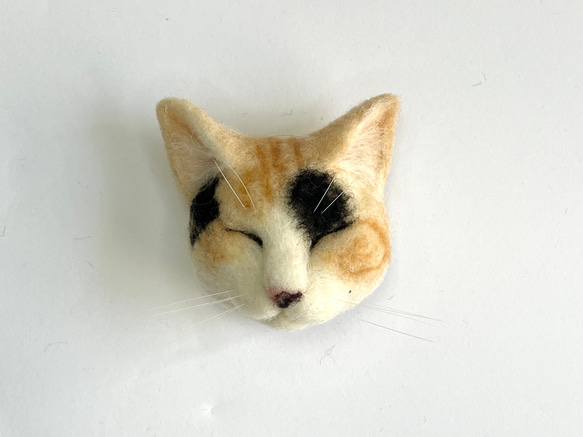 SALE】羊毛フェルト 猫ブローチ 三毛猫 - メルカリ