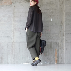 即使是基本款也能顯得時尚！簡單的紐帶襯衫 (22w-16) Sumikuro 第5張的照片