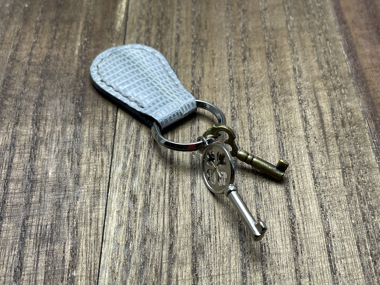 カボチャ型レザーキーホルダー keychain4824a.jpg