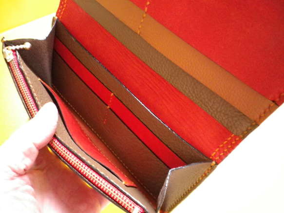 【送料無料】赤牛革の総手縫いオリジナルシンプル本革長財布　ＴＩＯーＮ０４０ 4枚目の画像