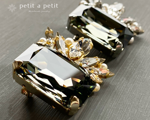 SWAROVSKI スワロフスキー　コサージュ　ブローチ　3点セット　箱付き SWAROVSKI スワロフスキー コサージュ ブローチ 3点セット 箱