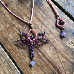 天然石【アメジスト】マクラメロータスデザインネックレス ピンク