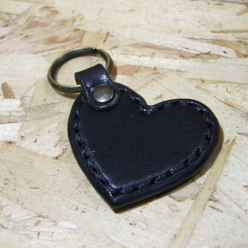 小さいハートのキーホルダー サドル黒 キーリング 革工房Way 佐藤 通販