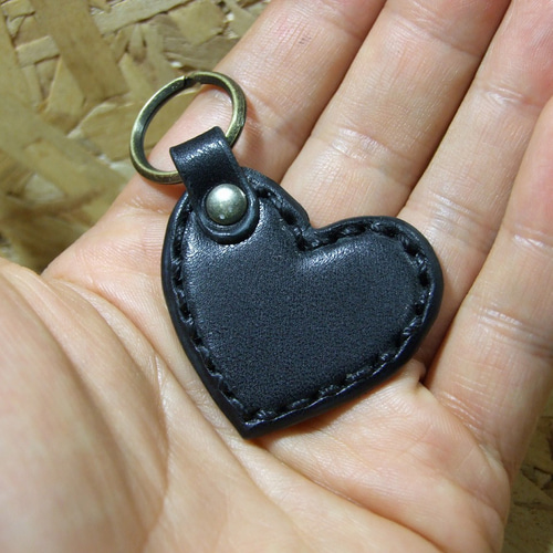 小さいハートのキーホルダー サドル黒 キーリング 革工房Way 佐藤 通販