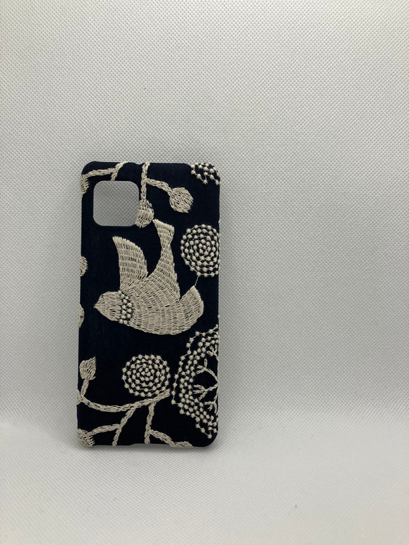 iPhone cover 1枚目の画像