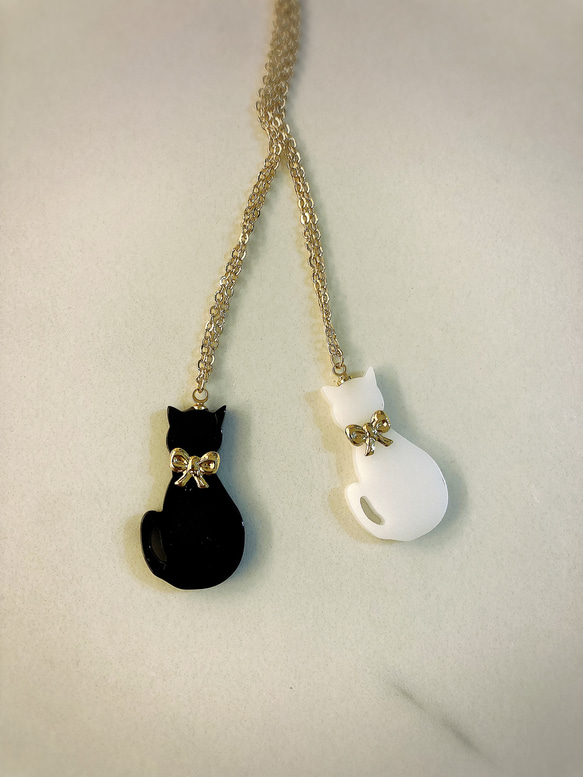 黒猫♡白猫ネックレス 2枚目の画像