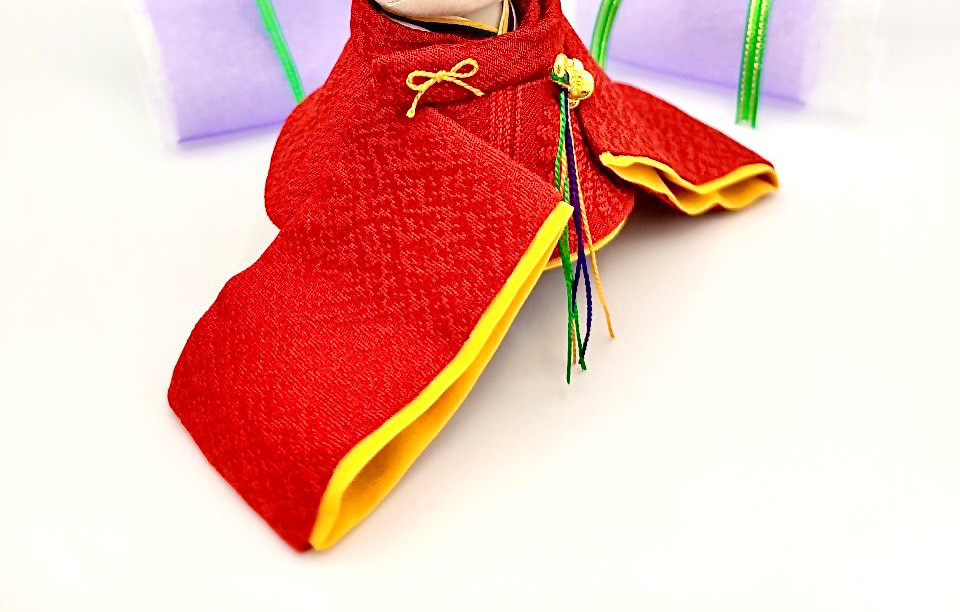 432 ひなまつり 小さな着せ替えお着物〈若君〉深緋色地に亀甲華紋正絹山吹襲【伸縮襟仕様】