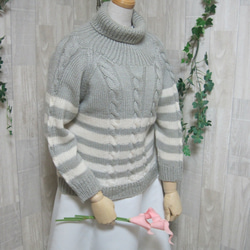 タートルネックのセーター　ウール100％手編みなのに安価　熟練の技術で最高の着心地S081 2枚目の画像