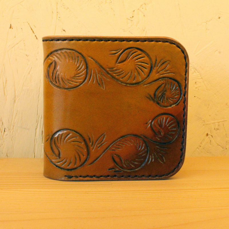 線唐草　やさしい丸みの二つ折り財布　rm352