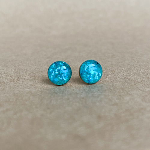 7mm 丸形ピアス ブルー ブルーグリーン レジンピアス シェル