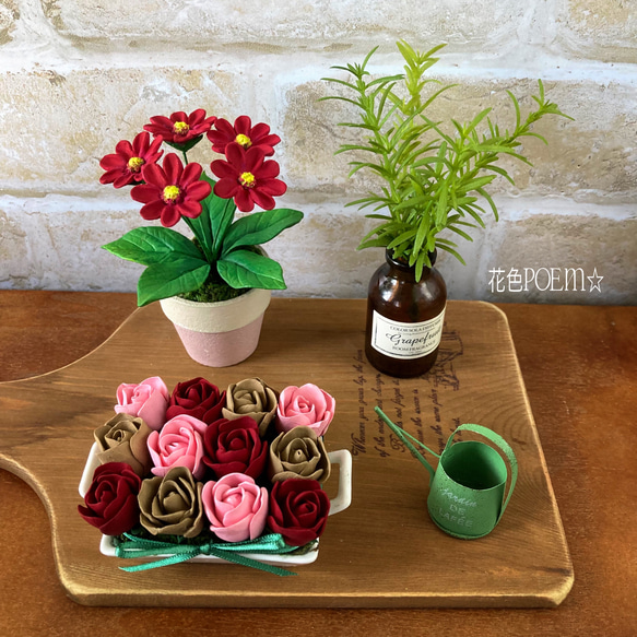 ✳️粘土の花〓＊RED&PINK可愛い小薔薇のトレー&赤い小花♪セット  
