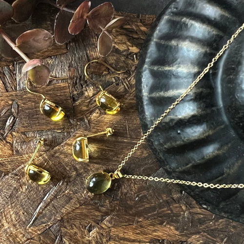 ハニーフラット◆希少✧バルティックアンバーピアス✧14kgf バルティックアンバー 琥珀 ピアス 天然石 6mm 14kgf カボション