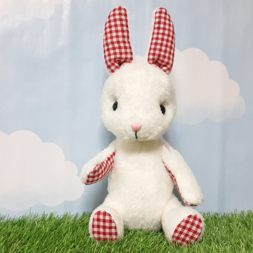 受注製作】もふもふボアの白うさぎ(赤いチェック) ぬいぐるみ もちまる
